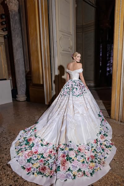 As Lady Eliza Spencer announces her engagement, revisit her sister, Lady Kitty Spencer’s spectacular D&G wedding dresses (plural!)